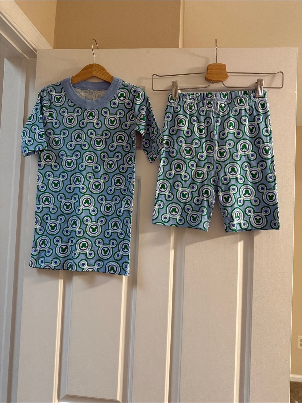 Hanna Andersson Blue Short Sleeve Mickey Mouse Pajama Set